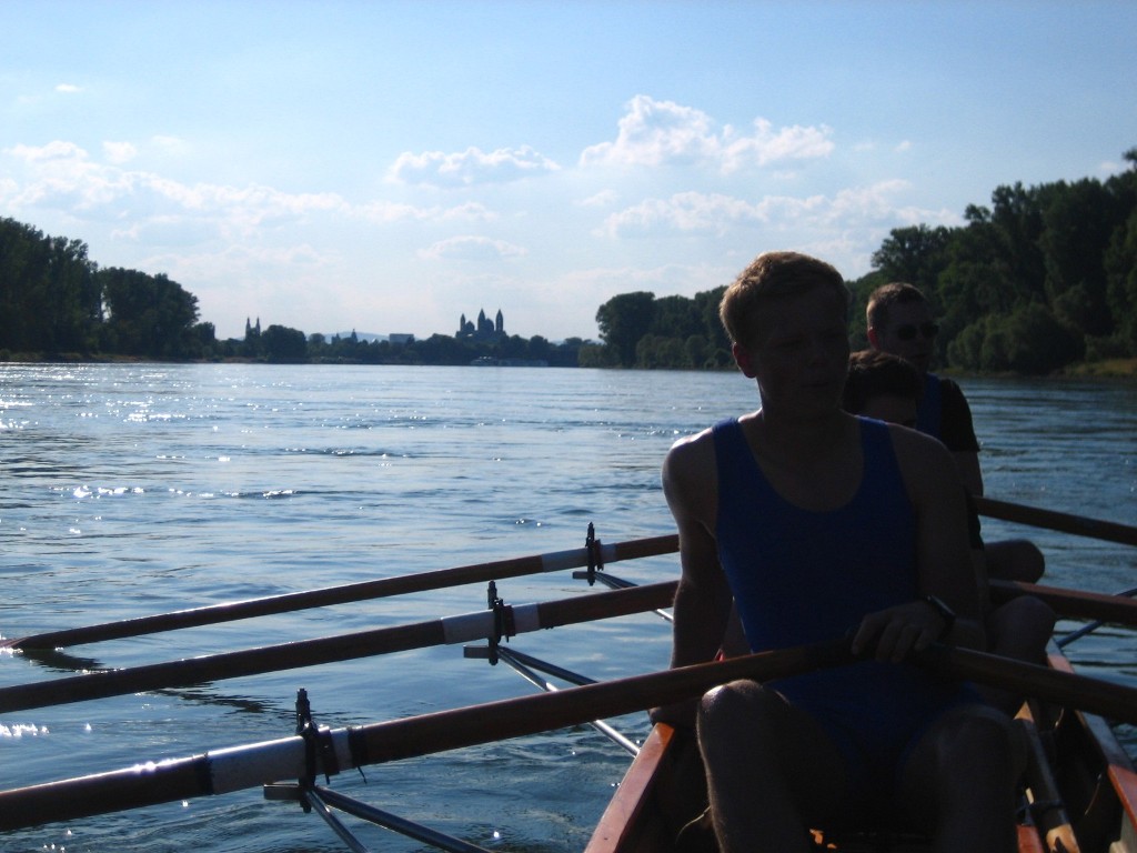 Auf dem Rhein vor Speyer